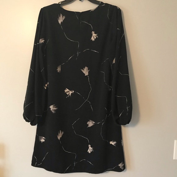 FlORAL SILKY SHIFT DRESS - Picture 6 of 8